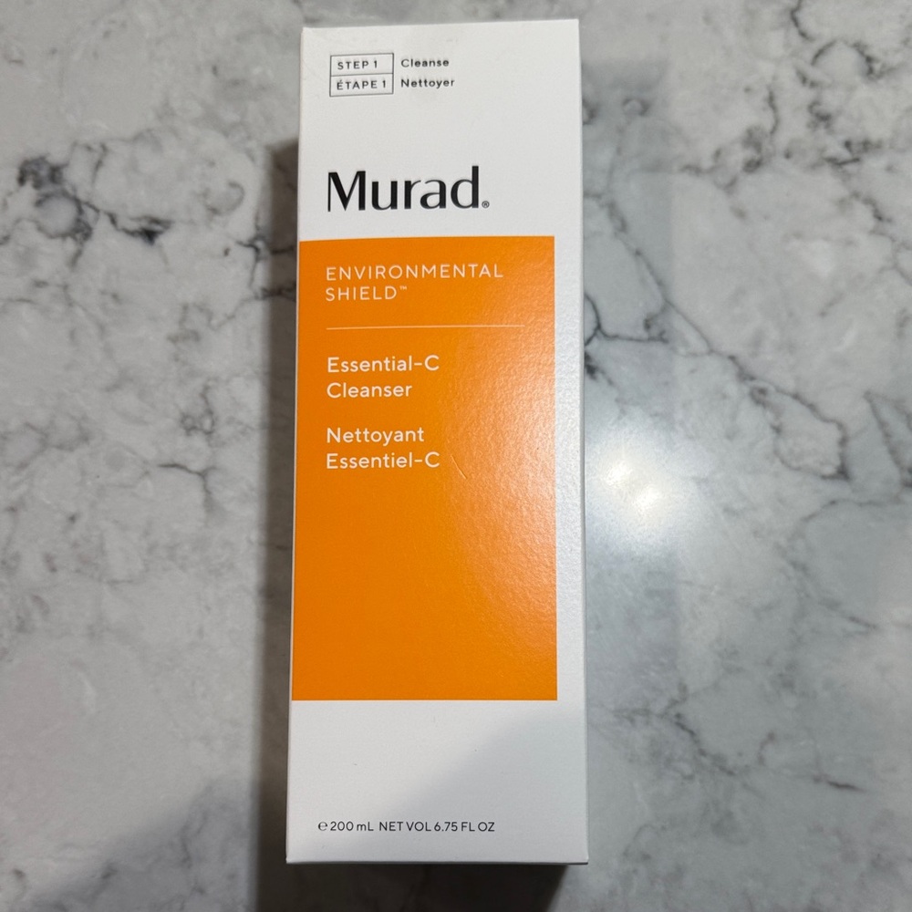 Murad Environmental Shield Essential-C Cleanser - White and Orange